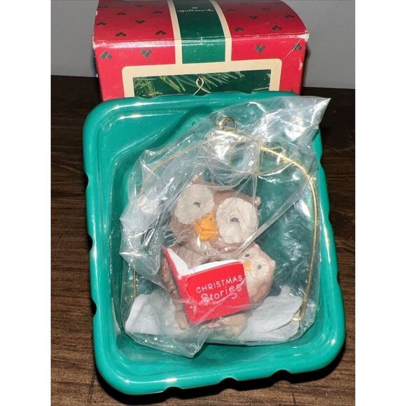 Hallmark  Ornament Happy Christmas to Owl dated 1986 - Picture 1 of 7